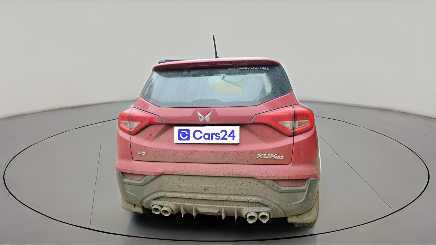 2020 Mahindra XUV300 W6 1.2 PETROL, Petrol, Manual, 40,579 km, exterior