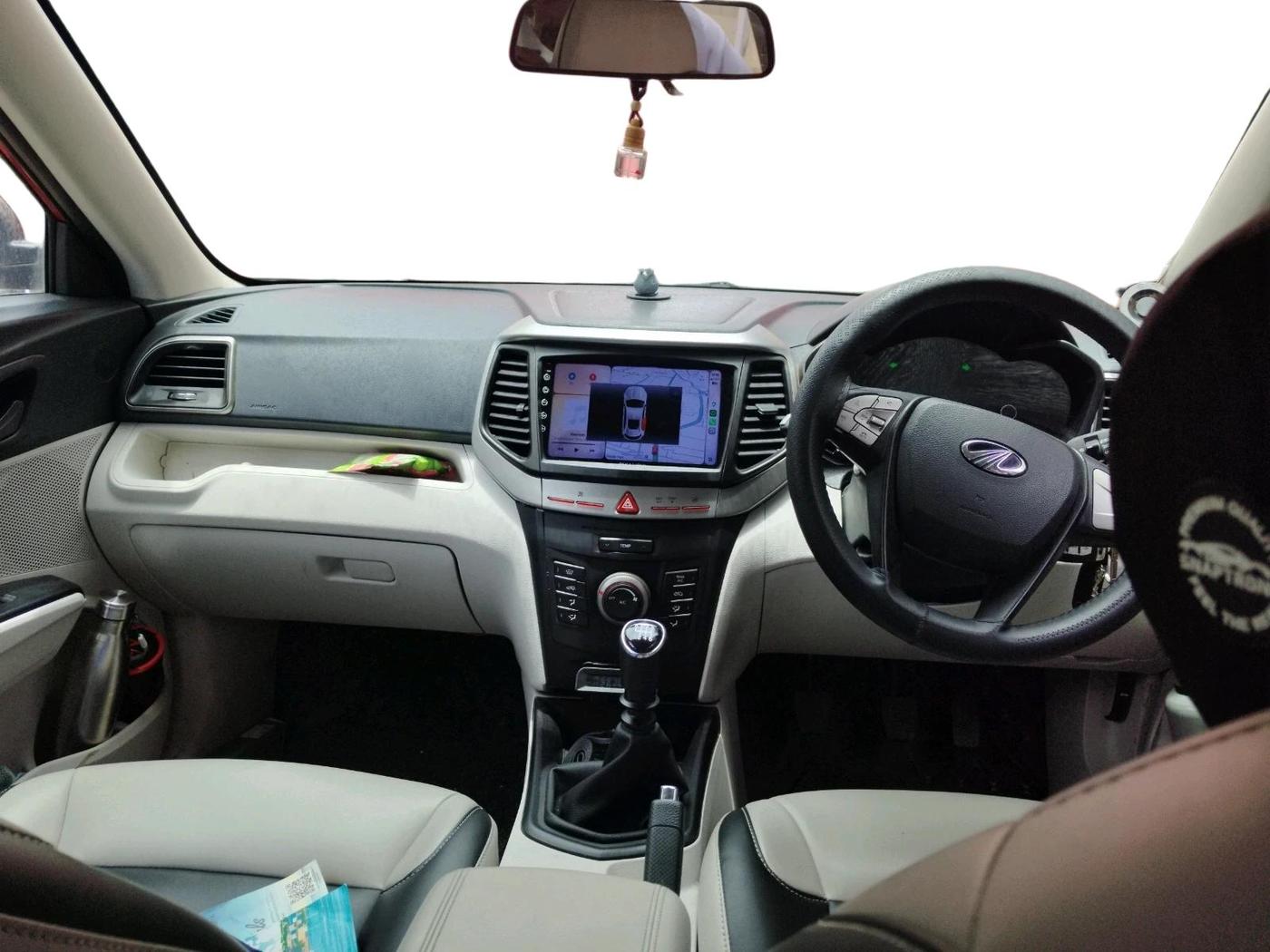 2020 Mahindra XUV300 W6 1.2 PETROL, Petrol, Manual, 40,579 km, interior