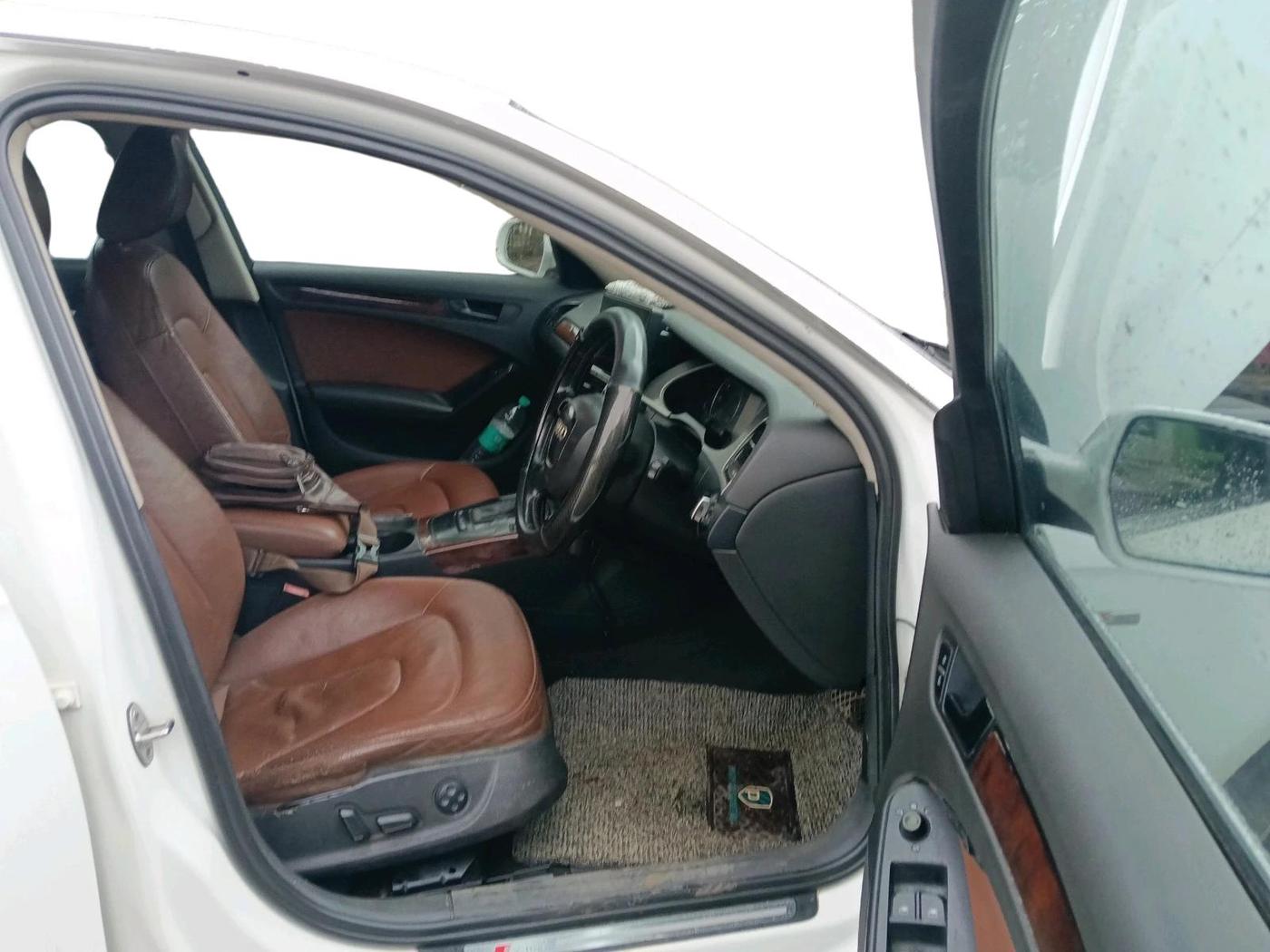 2011 Audi A4 2.0 TDI S LINE, Diesel, Automatic, 1,15,618 km, interior
