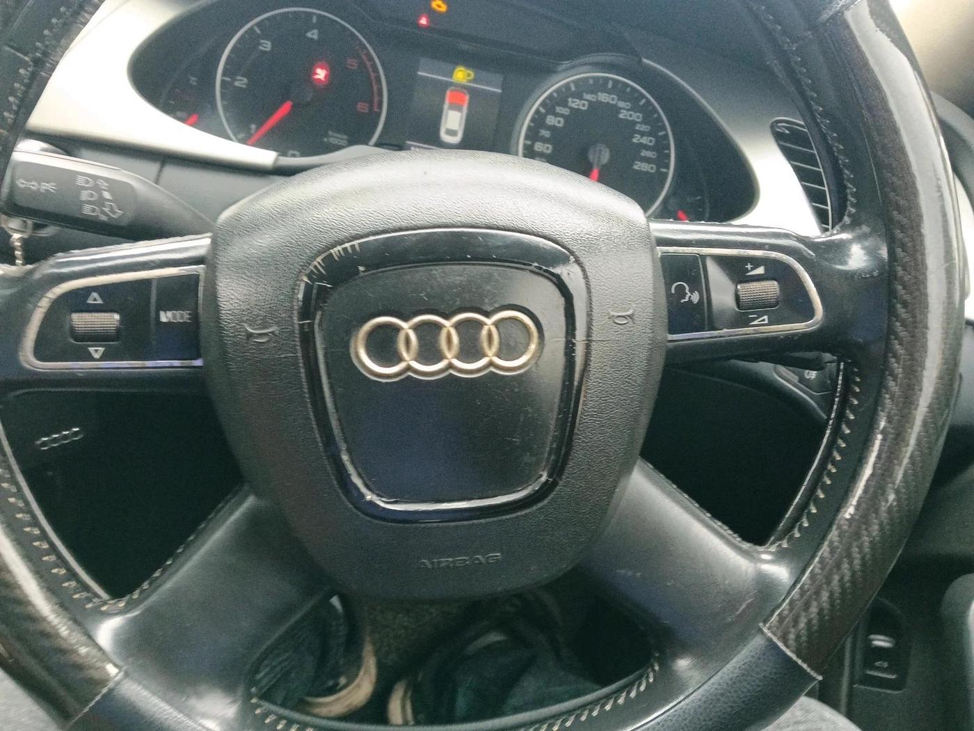 2011 Audi A4 2.0 TDI S LINE, Diesel, Automatic, 1,15,618 km, interior