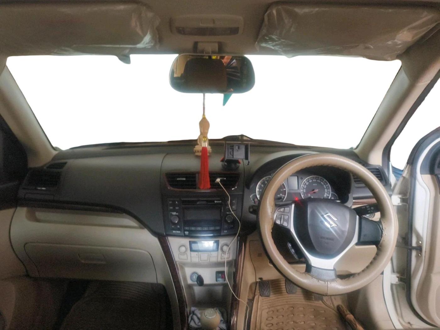 2016 Maruti Swift Dzire ZXI, CNG, Manual, 1,01,874 km, interior
