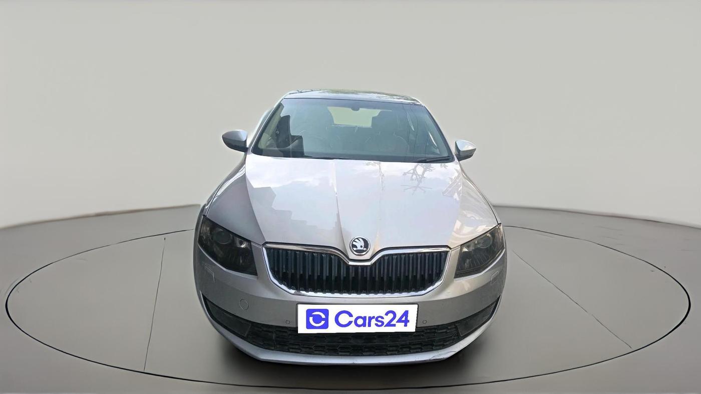 2015 Skoda Octavia ELEGANCE 2.0 TDI AT, Diesel, Automatic, 1,36,323 km, exterior