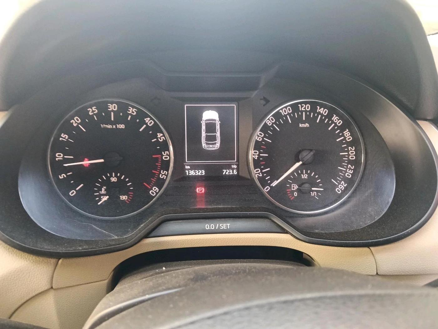 2015 Skoda Octavia ELEGANCE 2.0 TDI AT, Diesel, Automatic, 1,36,323 km, interior