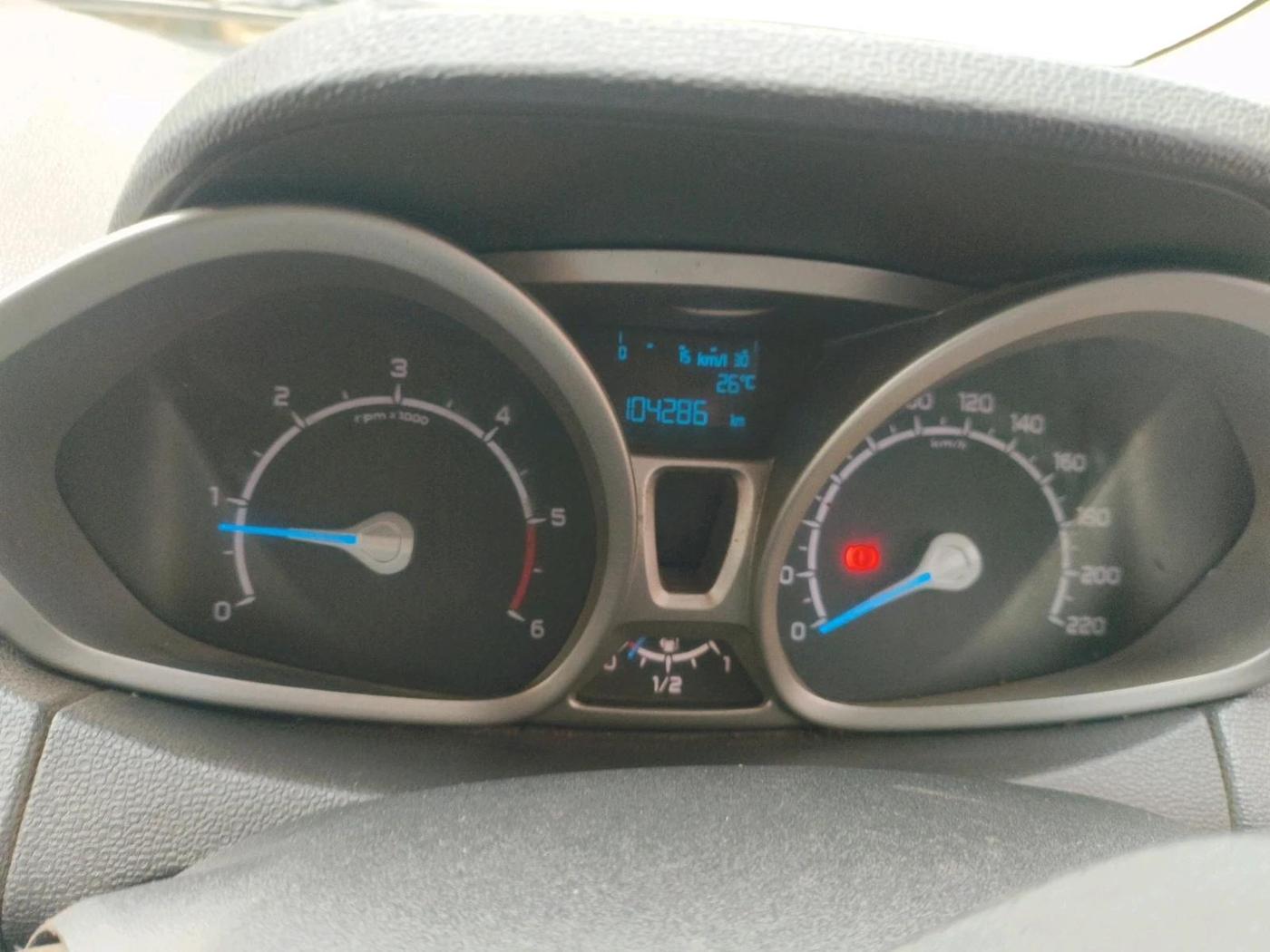 2014 Ford Ecosport TITANIUM 1.5L DIESEL, Diesel, Manual, 1,04,286 km, interior