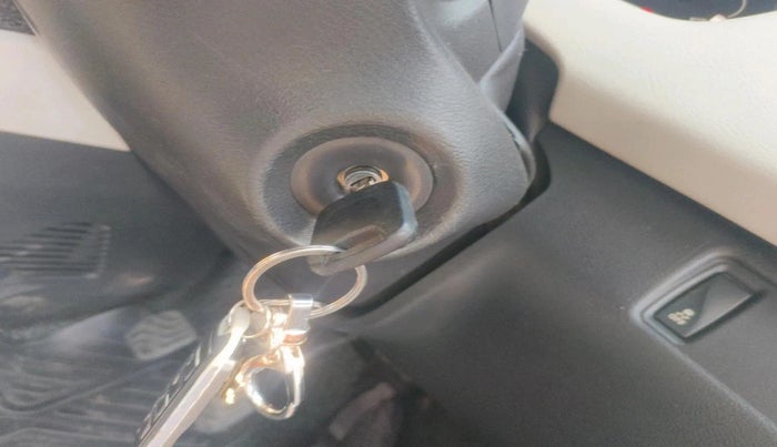 2023 Nissan MAGNITE XE, Petrol, Manual, 37,721 km, interior