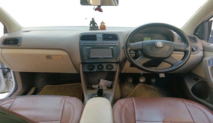 2011 Skoda Rapid AMBITION 1.6 TDI CR MT, Diesel, Manual, 3,04,413 km, interior