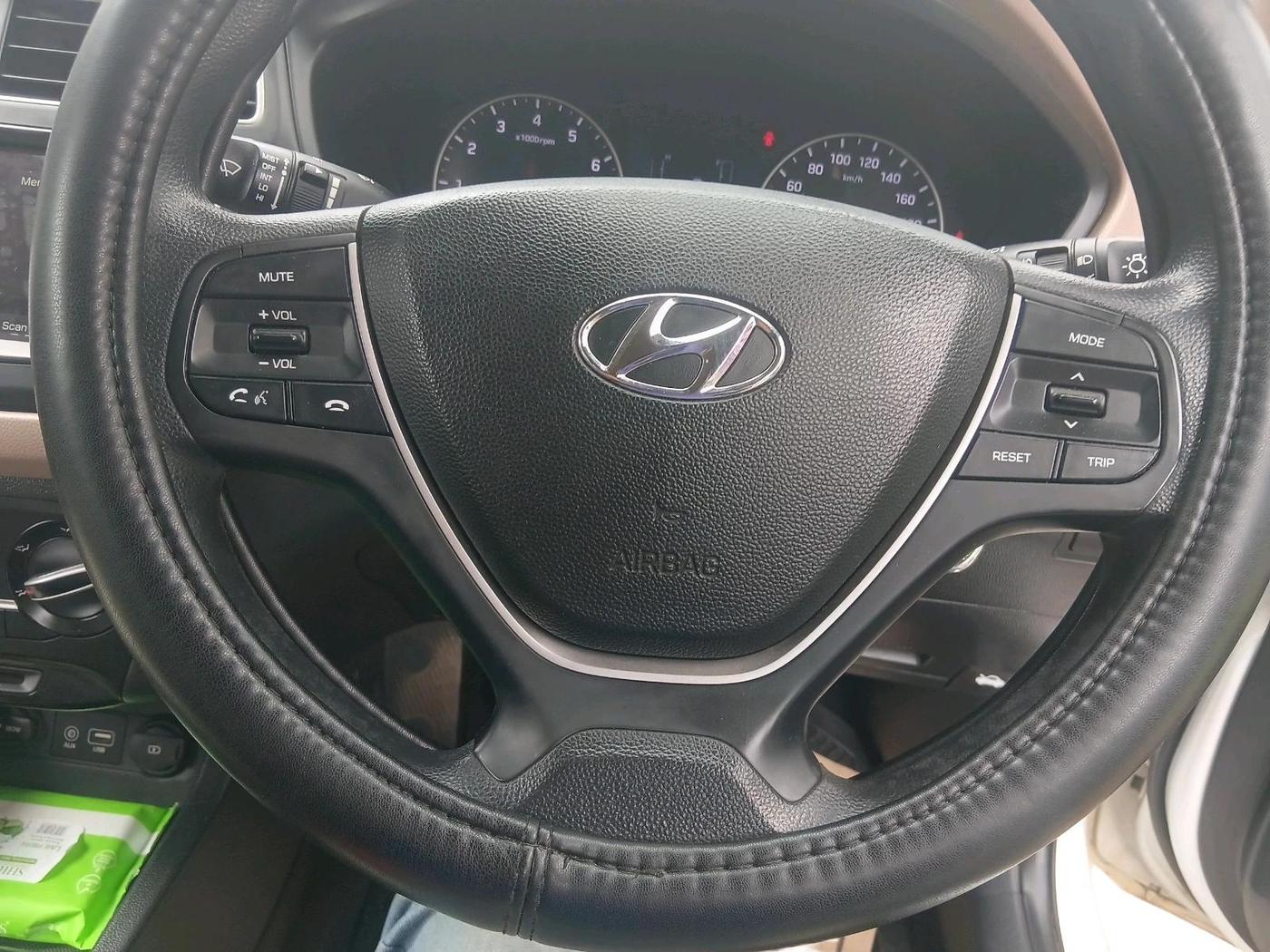2020 Hyundai Elite i20 SPORTZ PLUS 1.2, Petrol, Manual, 37,385 km, interior