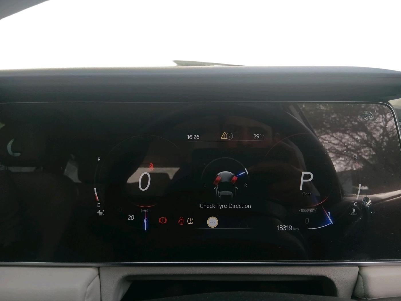 2024 Mahindra XUV700 AX 7 LUXURY D AT 7 STR, Diesel, Automatic, 13,319 km, interior