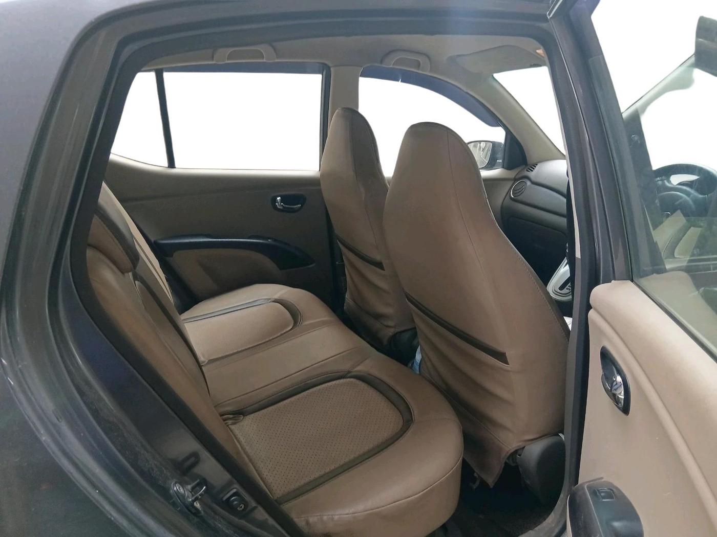 2011 Hyundai i10 SPORTZ 1.2 AT, CNG, Automatic, 84,866 km, interior