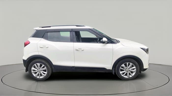 2021 Mahindra XUV300 W8 1.5 DIESEL, Diesel, Manual, 1,08,224 km, exterior