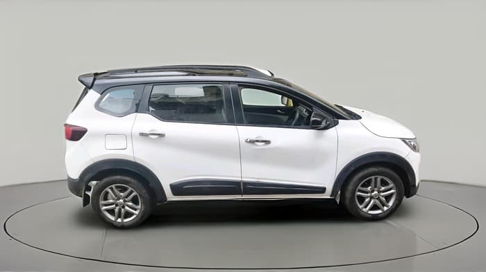 2022 Renault TRIBER RXZ DUAL TONE, Petrol, Manual, 20,098 km, exterior