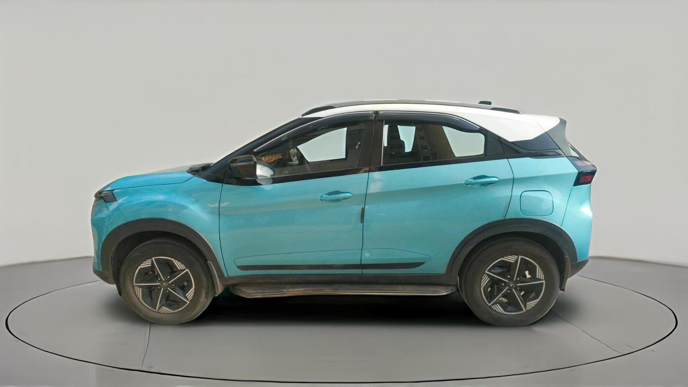2024 Tata NEXON Fearless Plus (PS) 1.2 iCNG 6MT Dual Tone, CNG, Manual, 4,737 km, exterior