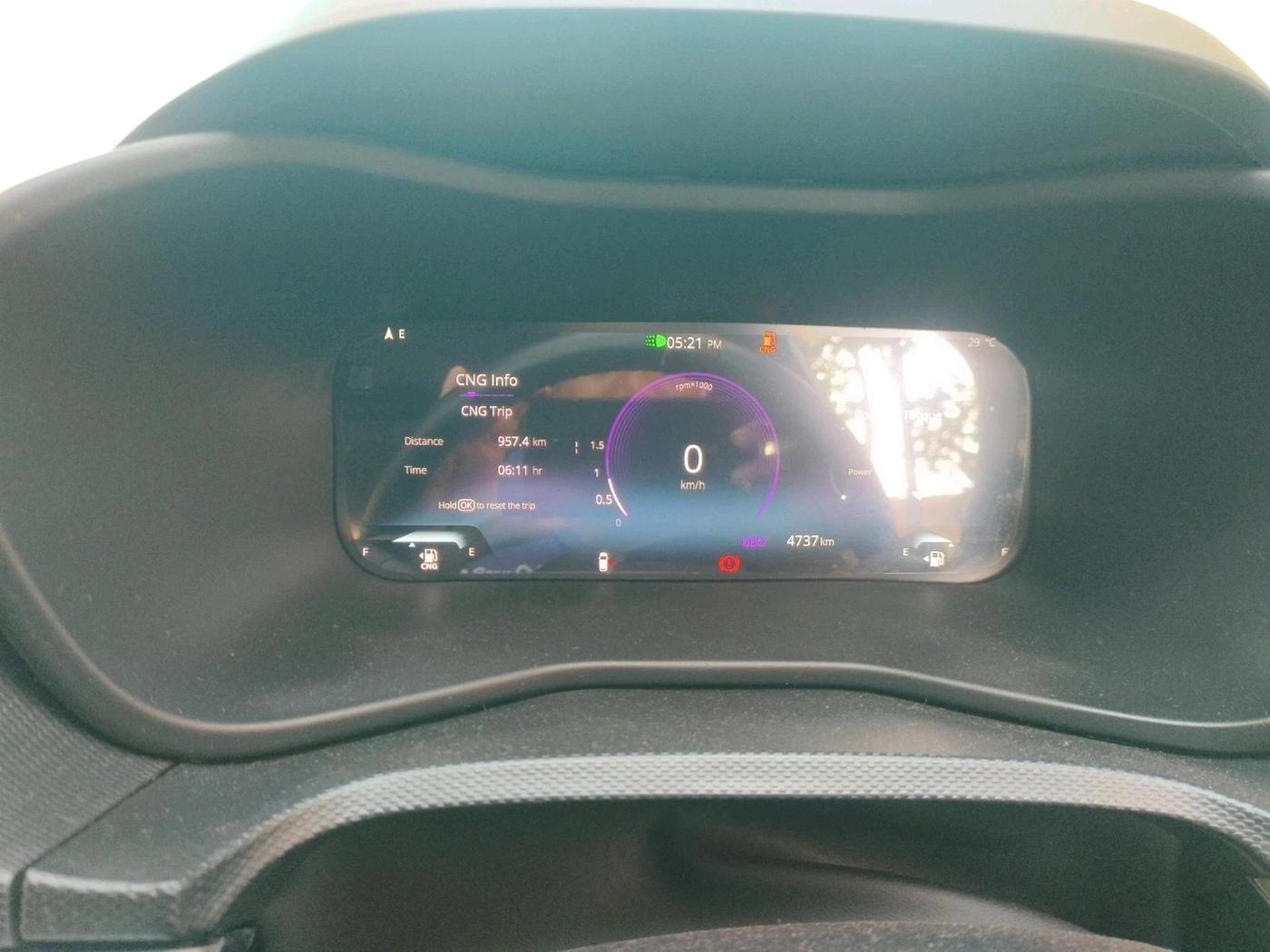 2024 Tata NEXON Fearless Plus (PS) 1.2 iCNG 6MT Dual Tone, CNG, Manual, 4,737 km, interior