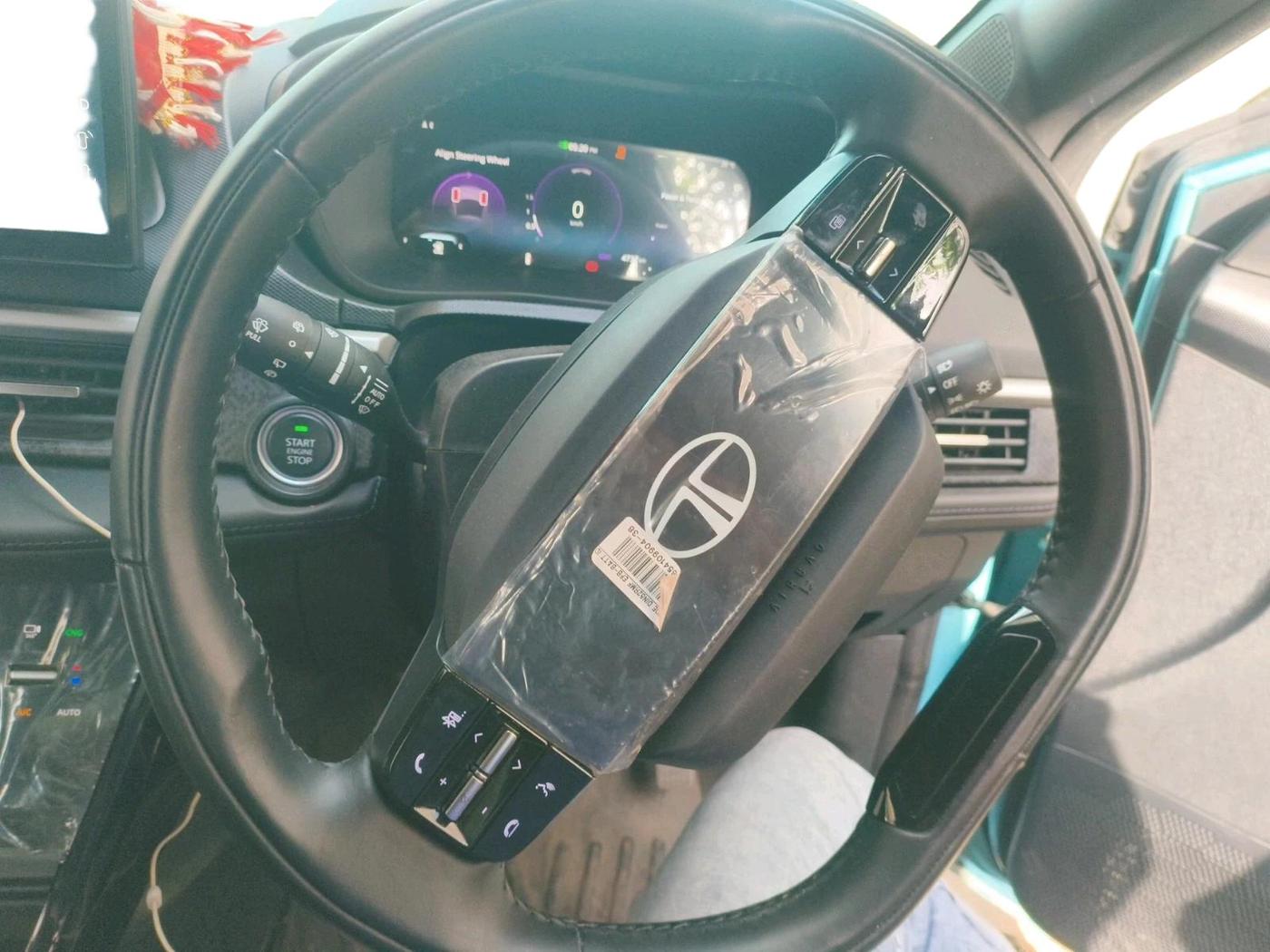 2024 Tata NEXON Fearless Plus (PS) 1.2 iCNG 6MT Dual Tone, CNG, Manual, 4,737 km, interior