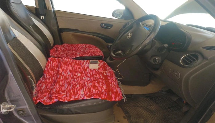 2016 Hyundai i10 SPORTZ 1.1, Petrol, Manual, 1,33,740 km, interior