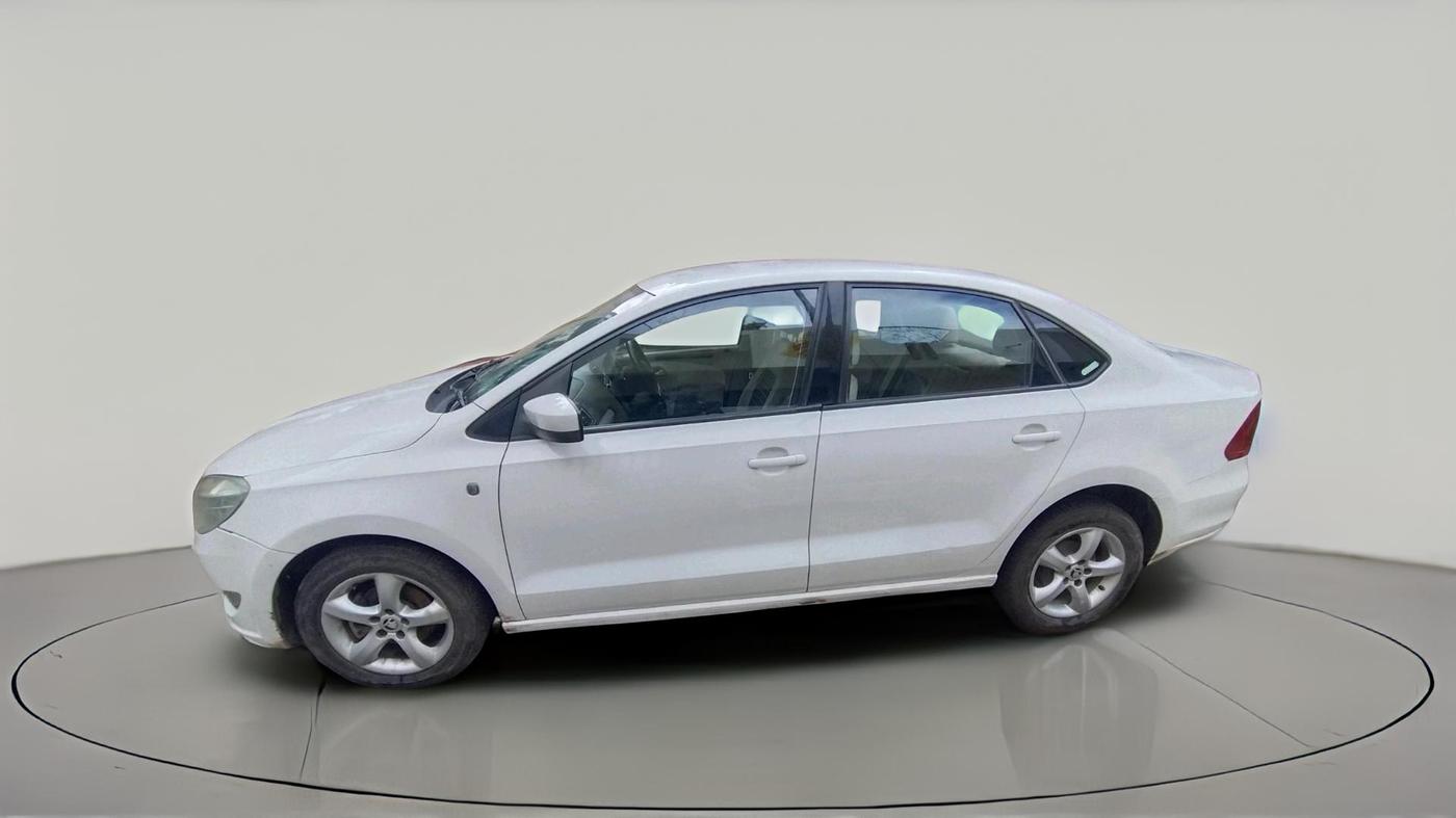 2015 Skoda Rapid 1.5 TDI CR AMBITION AT WITH ALLOY, Diesel, Automatic, 1,23,658 km, exterior