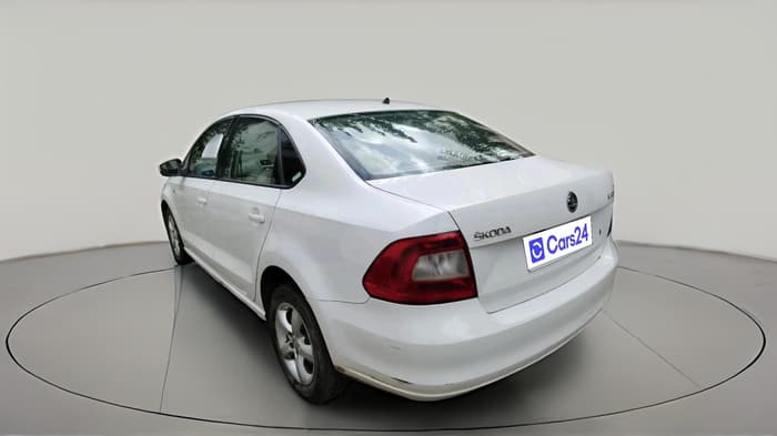 2015 Skoda Rapid 1.5 TDI CR AMBITION AT WITH ALLOY, Diesel, Automatic, 1,23,658 km, exterior