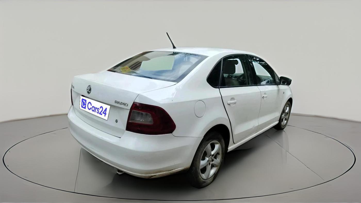 2015 Skoda Rapid 1.5 TDI CR AMBITION AT WITH ALLOY, Diesel, Automatic, 1,23,658 km, exterior