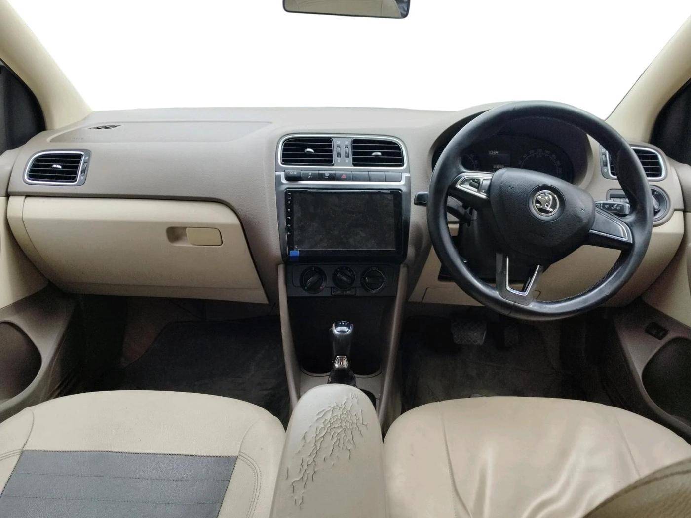 2015 Skoda Rapid 1.5 TDI CR AMBITION AT WITH ALLOY, Diesel, Automatic, 1,23,658 km, interior