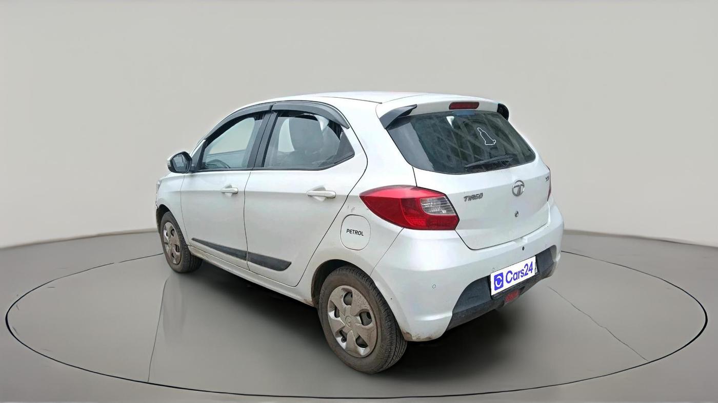 2017 Tata Tiago XZA PETROL, Petrol, Automatic, 97,661 km, exterior