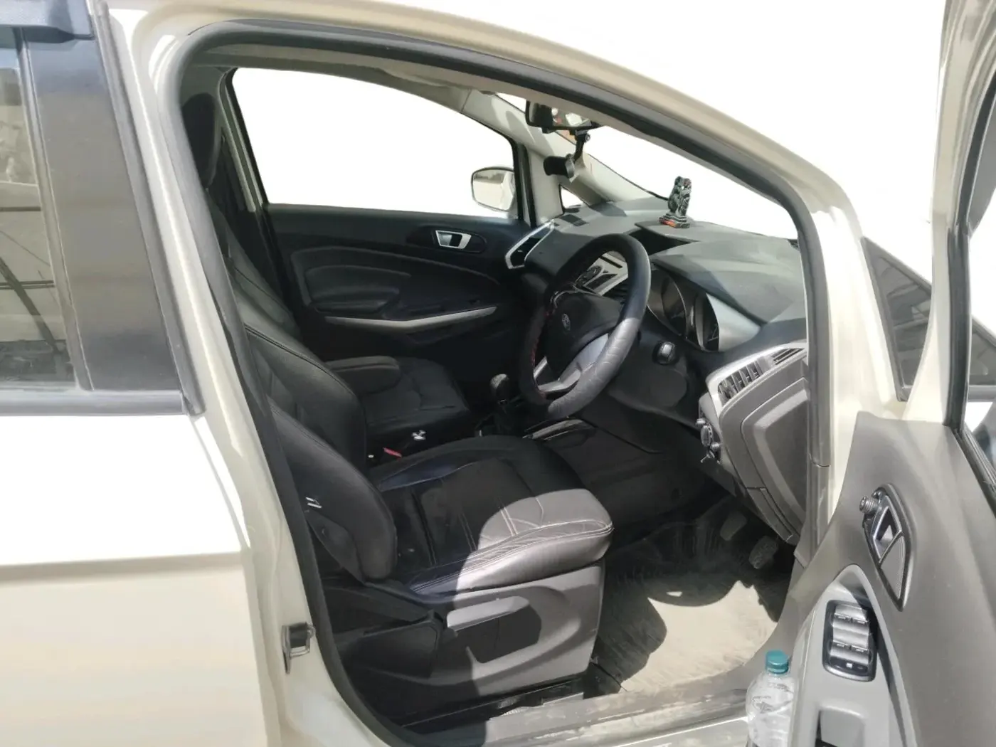 2016 Ford Ecosport TITANIUM 1.5L DIESEL, Diesel, Manual, 1,20,464 km, interior