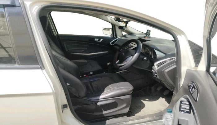 2016 Ford Ecosport TITANIUM 1.5L DIESEL, Diesel, Manual, 1,20,464 km, interior