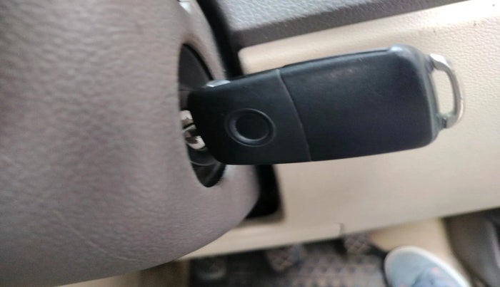 2012 Volkswagen Vento HIGHLINE DIESEL 1.6, Diesel, Manual, 2,07,240 km, interior