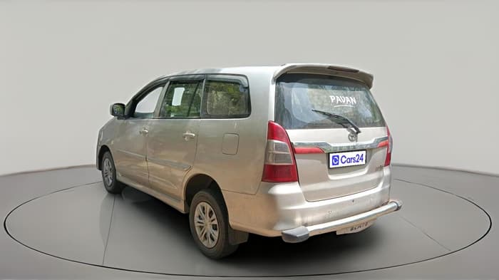 2013 Toyota Innova 2.5 GX 8 STR, Diesel, Manual, 2,90,859 km, exterior