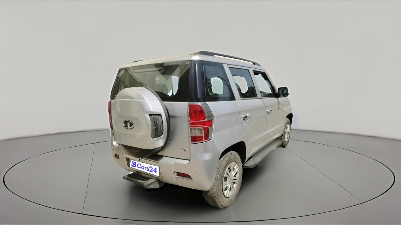 2018 Mahindra TUV300 T6 PLUS, Diesel, Manual, 1,44,717 km, exterior
