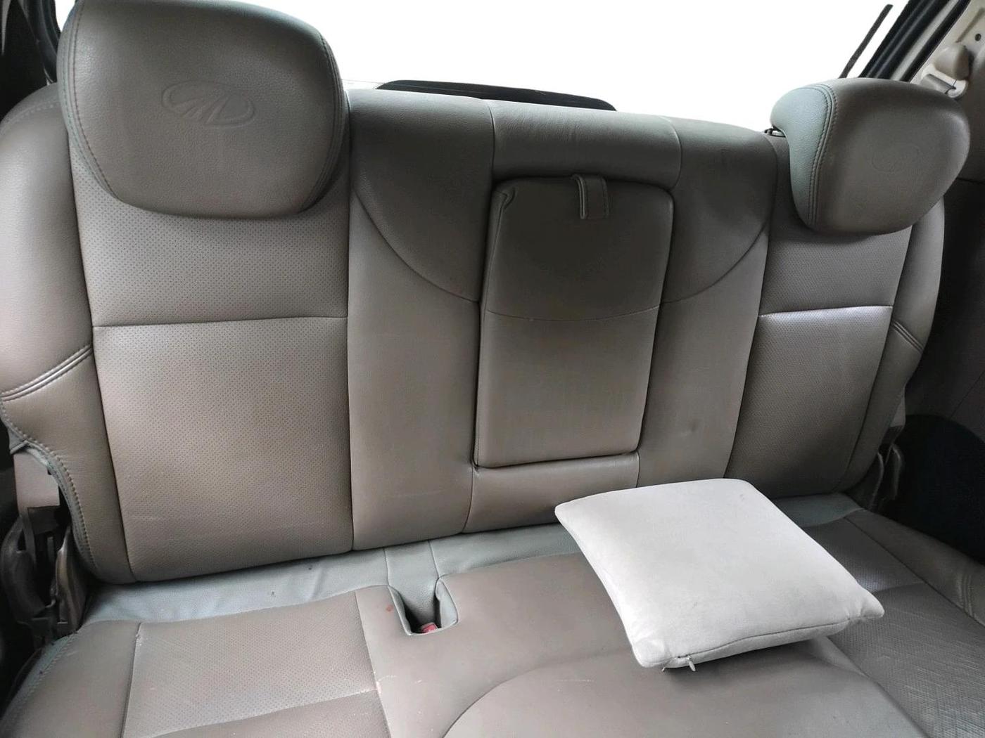 2012 Mahindra Xylo E9, Diesel, Manual, 1,15,578 km, interior