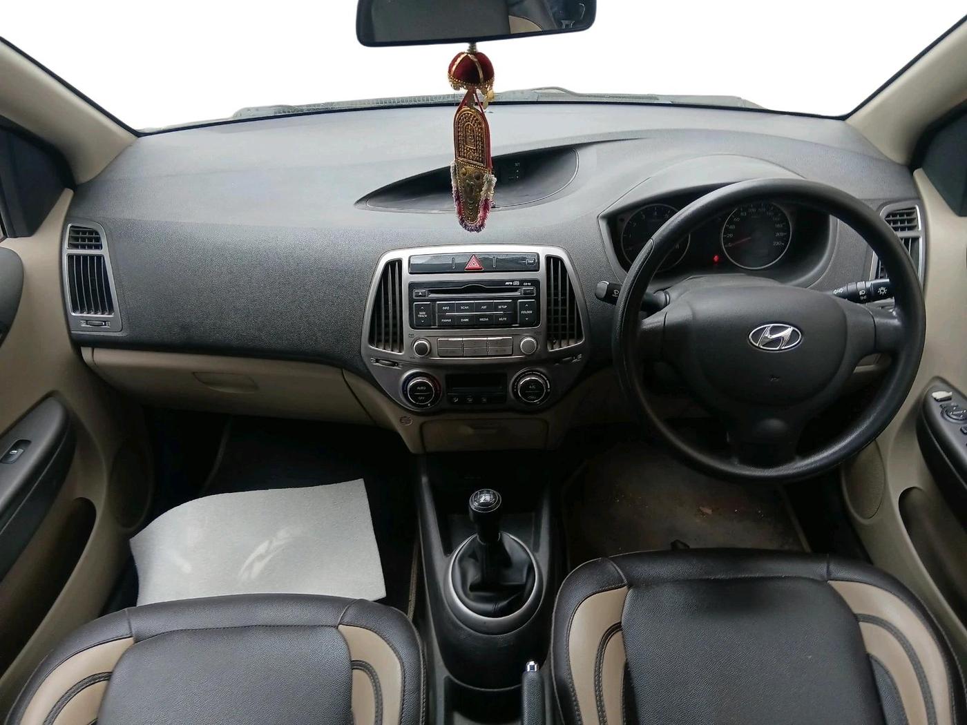 2012 Hyundai i20 MAGNA 1.2, Petrol, Manual, 67,180 km, interior