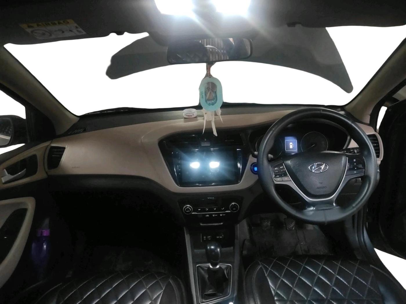 2017 Hyundai Elite i20 ASTA 1.2 (O), CNG, Manual, 1,25,532 km, interior