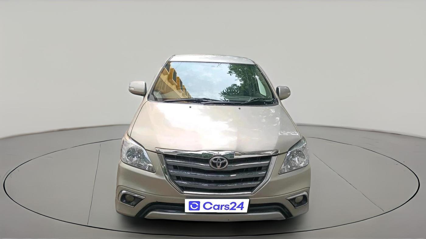 2012 Toyota Innova VX 2.5 8 STR, Diesel, Manual, 3,02,574 km, exterior