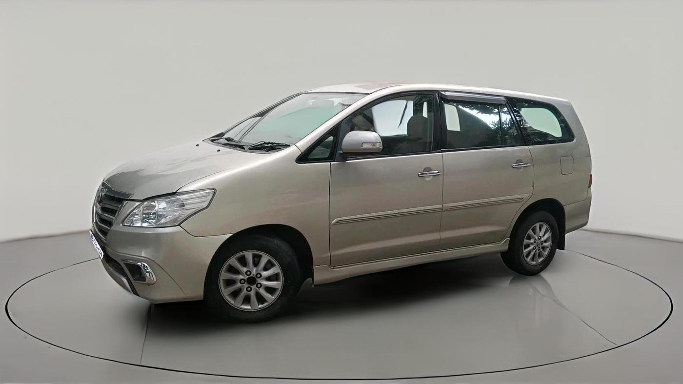 2012 Toyota Innova VX 2.5 8 STR, Diesel, Manual, 3,02,574 km, exterior