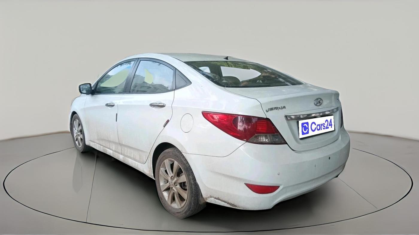 2011 Hyundai Verna FLUIDIC 1.6 CRDI SX, Diesel, Manual, 99,999 km, exterior