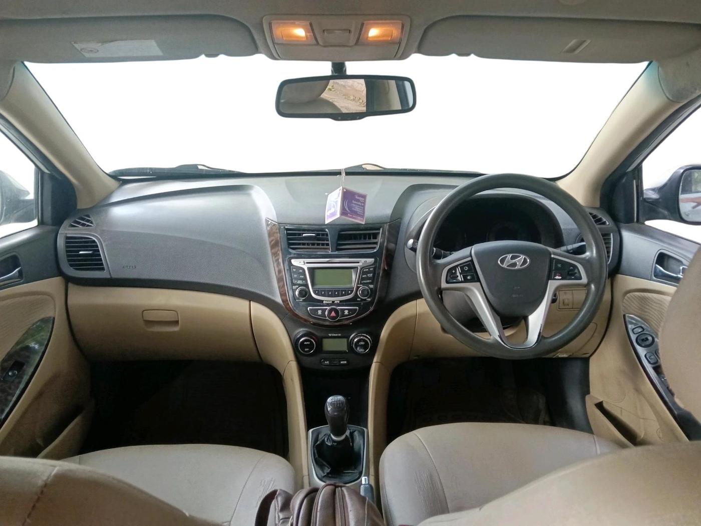 2011 Hyundai Verna FLUIDIC 1.6 CRDI SX, Diesel, Manual, 99,999 km, interior