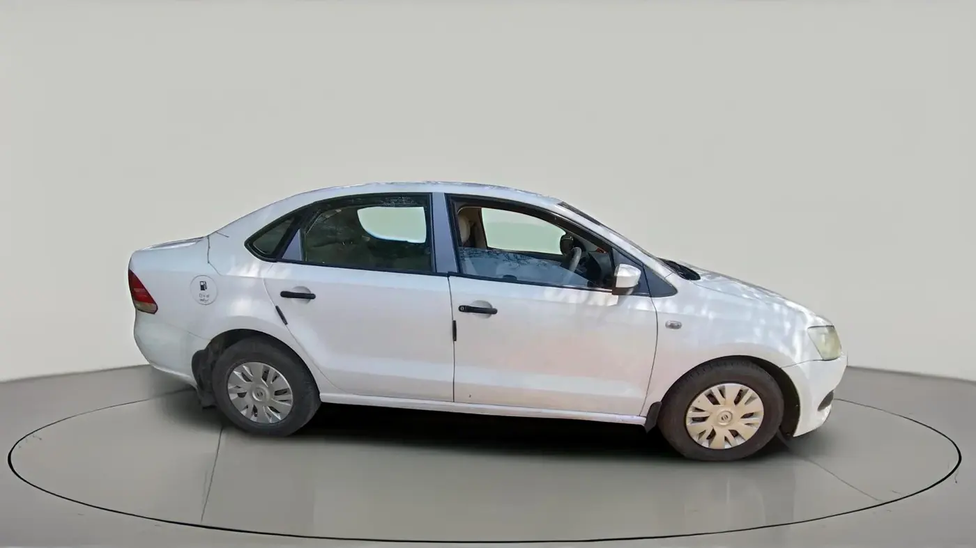 2011 Volkswagen Vento TRENDLINE DIESEL 1.6, Diesel, Manual, 74,894 km, exterior