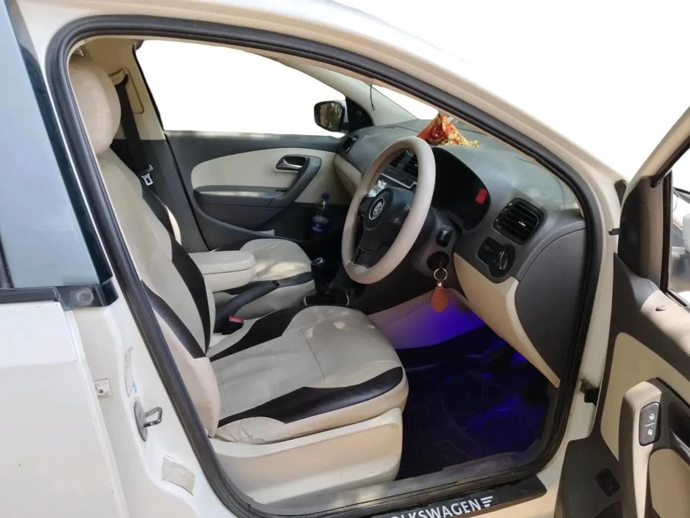 2011 Volkswagen Vento TRENDLINE DIESEL 1.6, Diesel, Manual, 74,894 km, interior