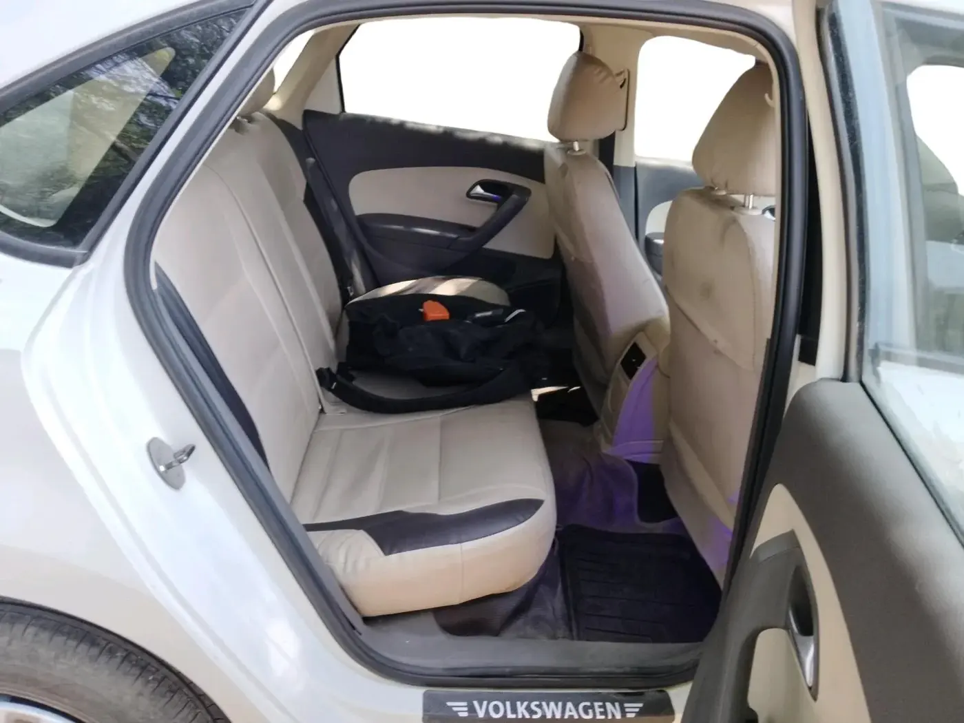 2011 Volkswagen Vento TRENDLINE DIESEL 1.6, Diesel, Manual, 74,894 km, interior