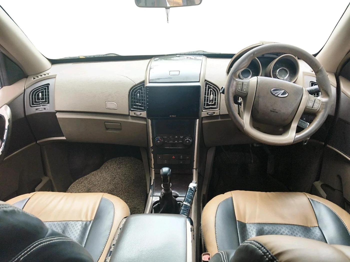 2012 Mahindra XUV500 W8, Diesel, Manual, 2,24,892 km, interior