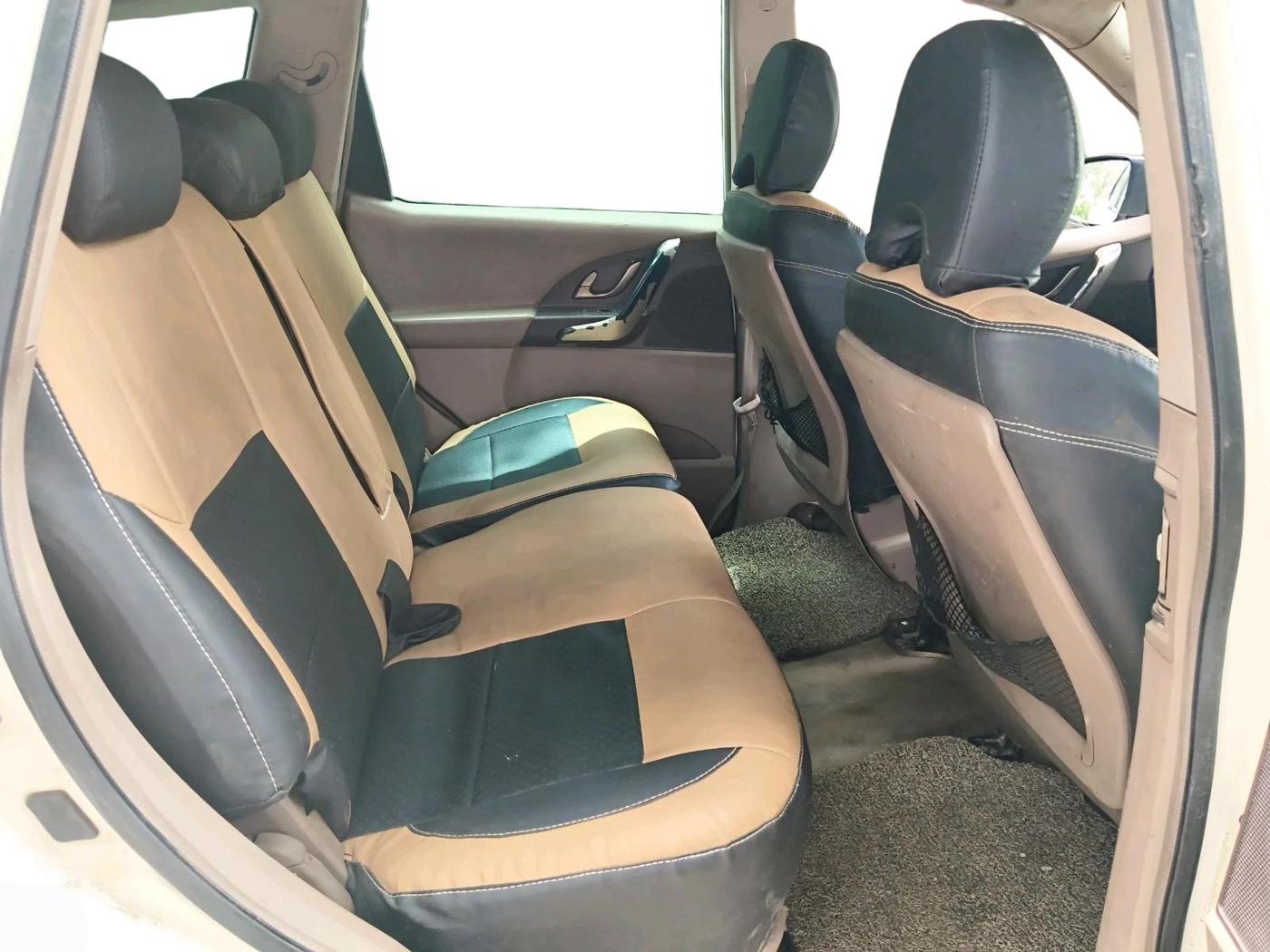 2012 Mahindra XUV500 W8, Diesel, Manual, 2,24,892 km, interior