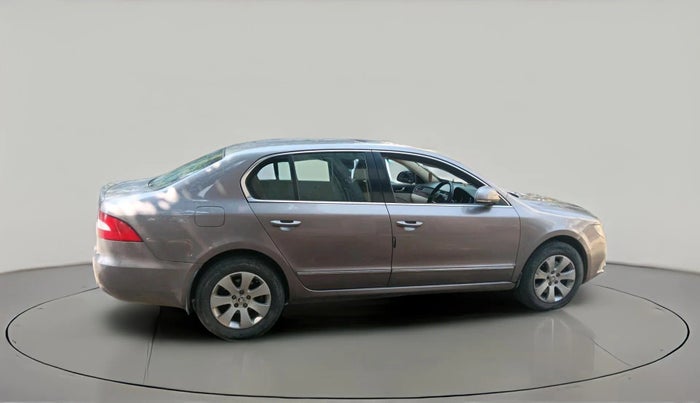 2013 Skoda Superb ELEGANCE 2.0 TDI CR AT, Diesel, Automatic, 1,16,008 km, exterior