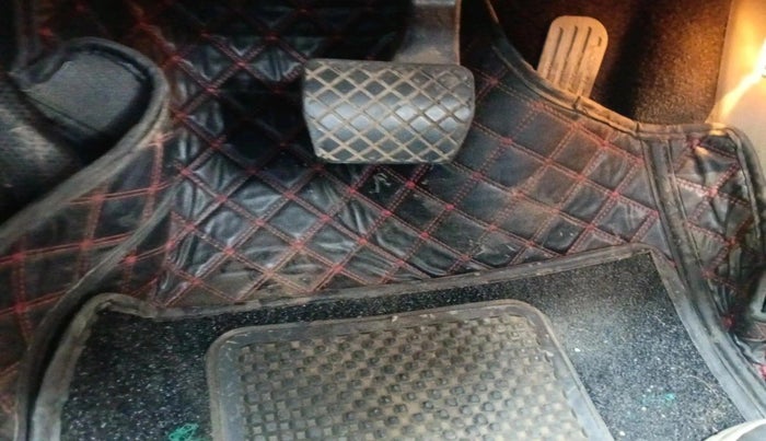 2013 Skoda Superb ELEGANCE 2.0 TDI CR AT, Diesel, Automatic, 1,16,008 km, interior