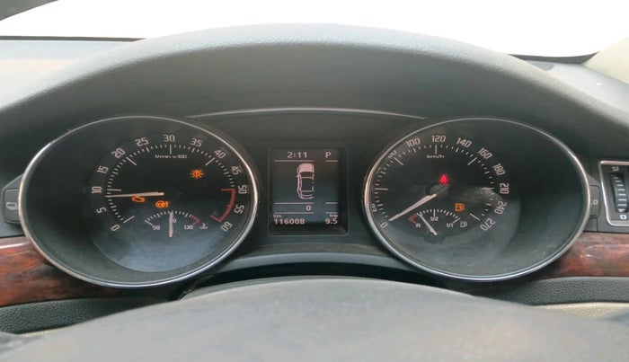 2013 Skoda Superb ELEGANCE 2.0 TDI CR AT, Diesel, Automatic, 1,16,008 km, interior