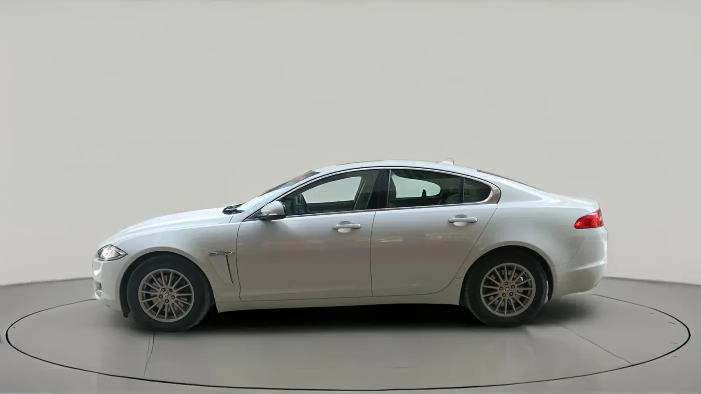 2015 Jaguar XF 2.2 DIESEL LUXURY, Diesel, Automatic, 18,678 km, exterior