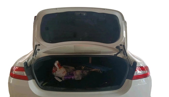 2015 Jaguar XF 2.2 DIESEL LUXURY, Diesel, Automatic, 18,678 km, exterior