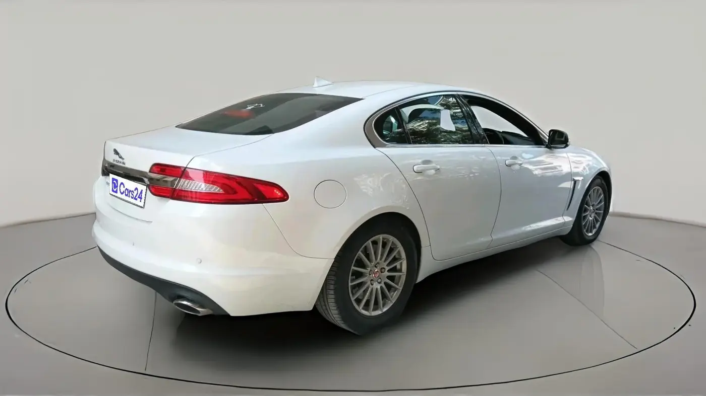 2015 Jaguar XF 2.2 DIESEL LUXURY, Diesel, Automatic, 18,678 km, exterior