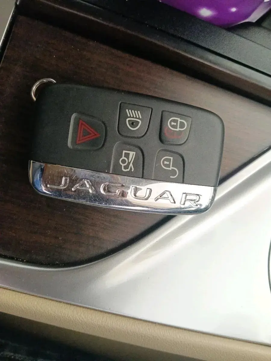 2015 Jaguar XF 2.2 DIESEL LUXURY, Diesel, Automatic, 18,678 km, interior