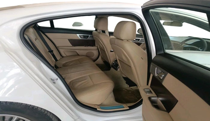 2015 Jaguar XF 2.2 DIESEL LUXURY, Diesel, Automatic, 18,678 km, interior