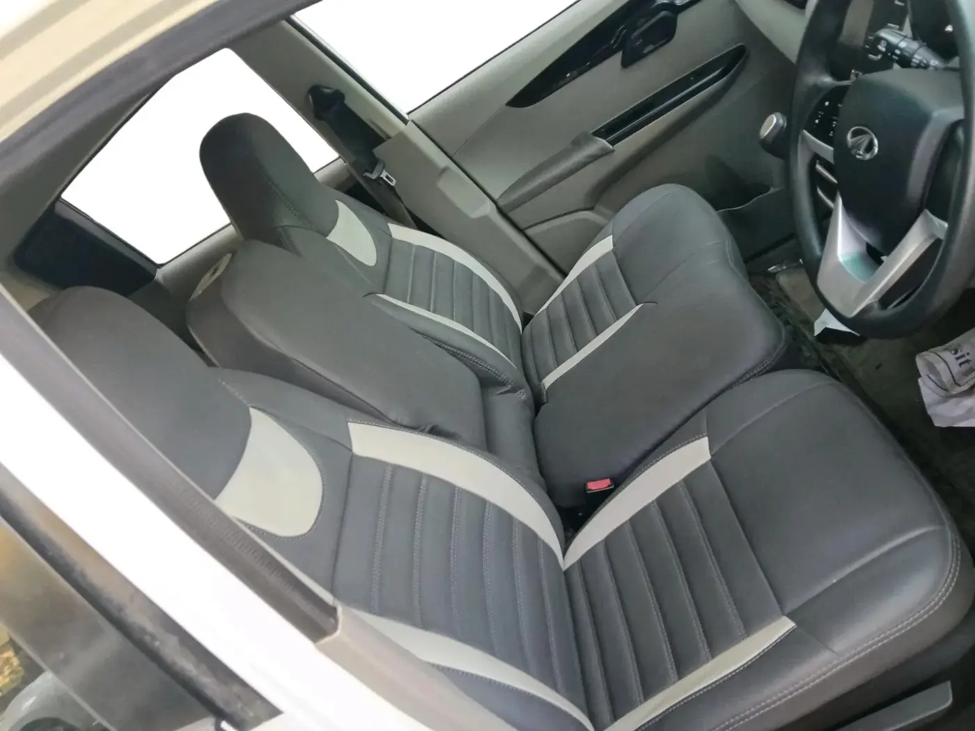 2016 Mahindra Kuv100 K8 6 STR, Petrol, Manual, 50,338 km, interior